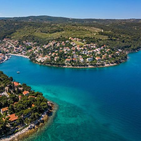 Apartments By The Sea Splitska, Brac - 11339 Exterior photo